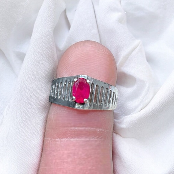 ❤️ Unique Vintage Solid 14K & Ruby Ring - Picture 10 of 11